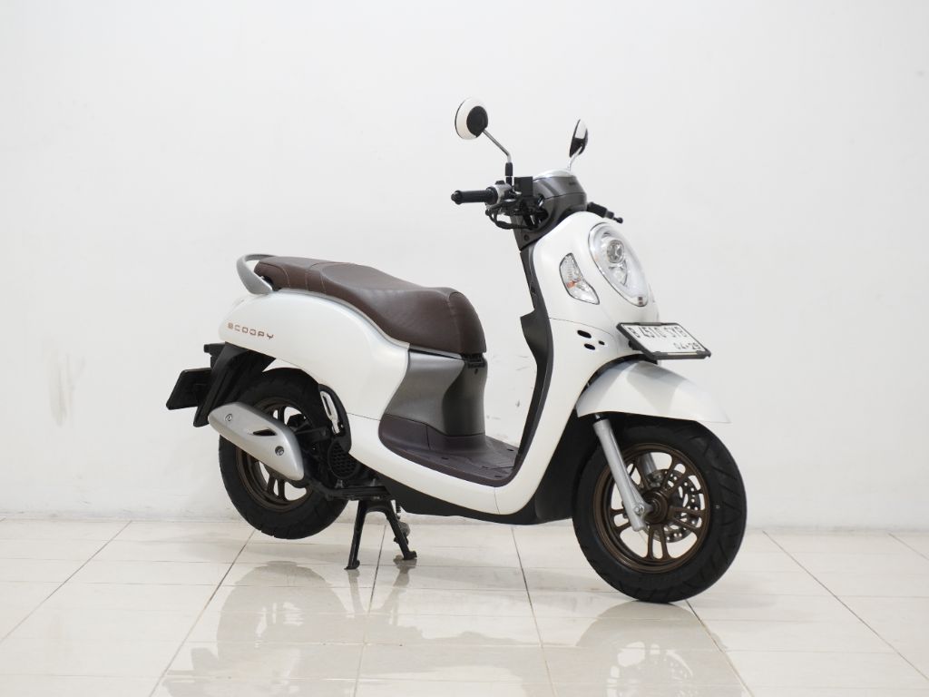 Scoopy Prestige White